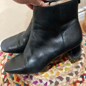 Tory Burch black leather heel  ankle boots